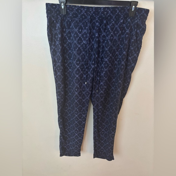 Old Navy Pants - Old Navy patterned navy pant with contrast lite blue.